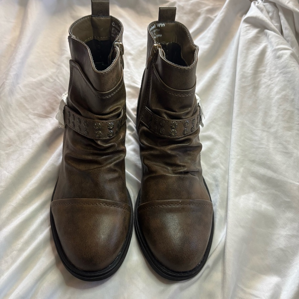 Global Win Dark Brown Ankle Boots Size 7.5 Brand New With Decorative Strap